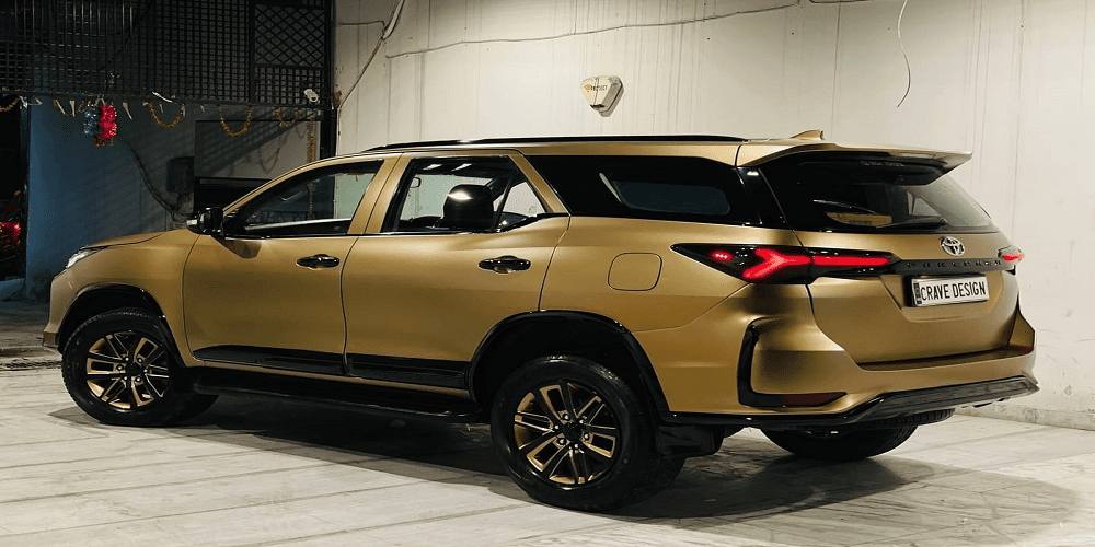 Toyota Fortuner Price, Features, Colours & Reviews
